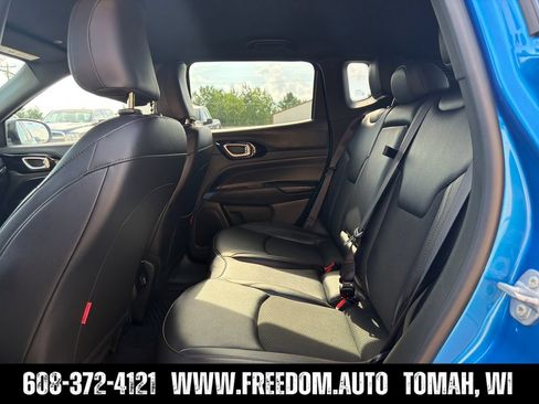 Used 2025 Jeep Compass Trailhawk AWD/4WD image 23