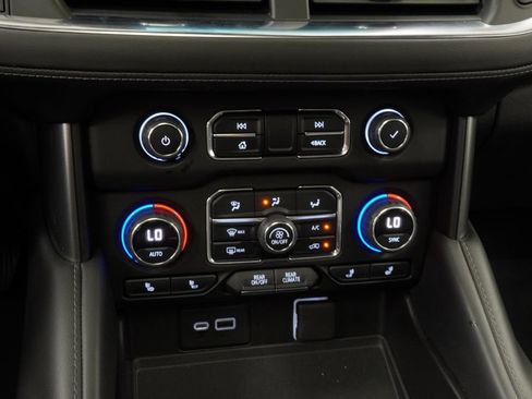 Used 2022 Chevrolet Tahoe LT w/ Luxury Package AWD/4WD image 21