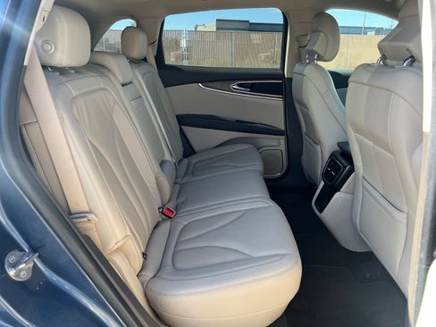 Used 2019 Lincoln Nautilus Select AWD/4WD image 31