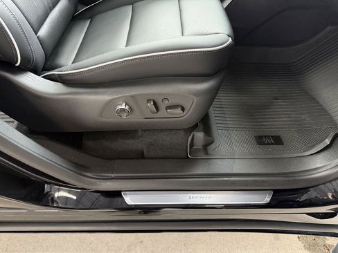 Used 2025 Buick Enclave Avenir w/ Super Cruise Package image 32