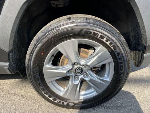 Used 2025 Toyota RAV4 LE image 29