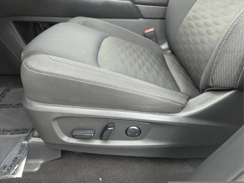 Used 2023 Nissan Pathfinder SV image 23