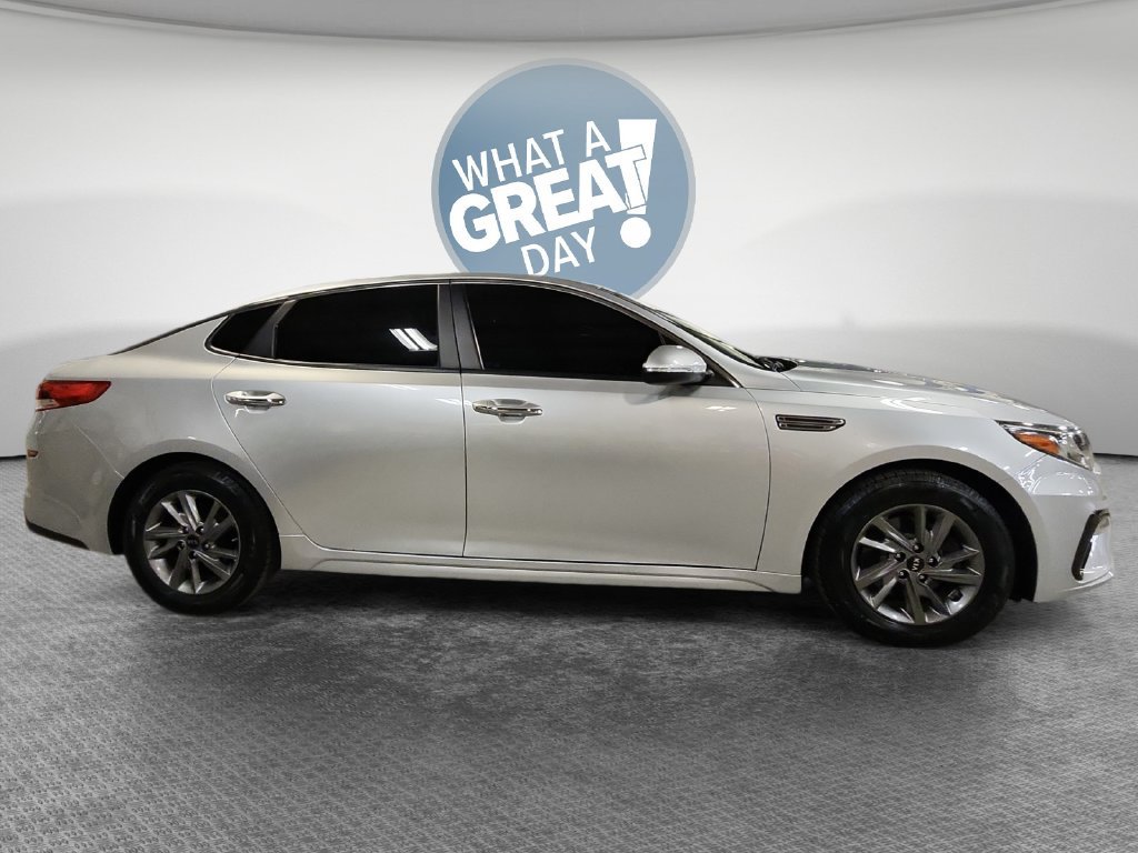 Used 2019 Kia Optima LX FWD image 2