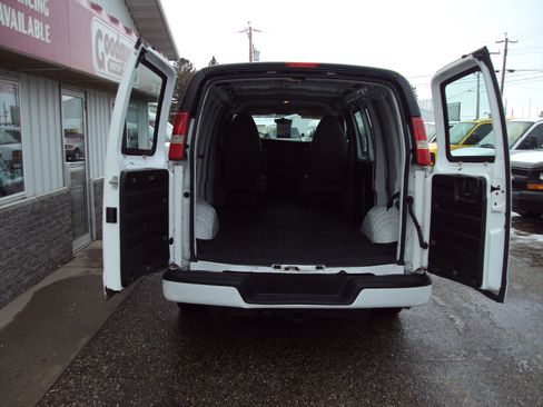 Used 2013 Chevrolet Express 1500 AWD 1500 135 image 8