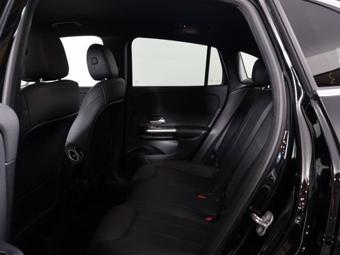 Used 2025 Mercedes-Benz GLA 250 image 11
