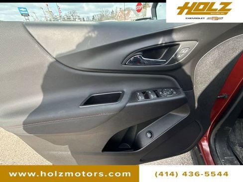 Certified 2022 Chevrolet Equinox RS w/ Infotainment Package image 18