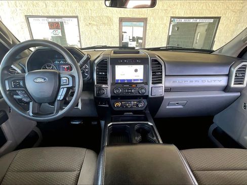 Used 2021 Ford F250 XLT w/ FX4 Off-Road Package image 15