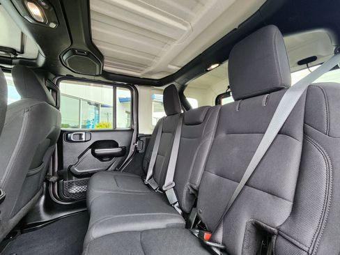 Used 2018 Jeep Wrangler Unlimited Sport S AWD/4WD image 38