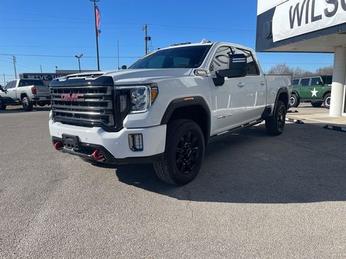Used 2022 GMC Sierra 2500 AT4 w/ AT4 Premium Plus Package image 3