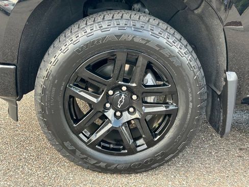 Used 2022 Chevrolet Silverado 1500 RST AWD/4WD image 37