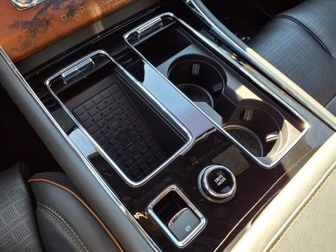 New 2025 Lincoln Aviator Black Label AWD/4WD image 9