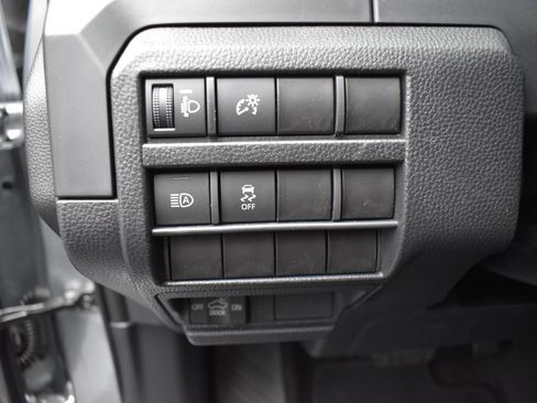 Used 2025 Toyota Tacoma SR AWD/4WD image 8
