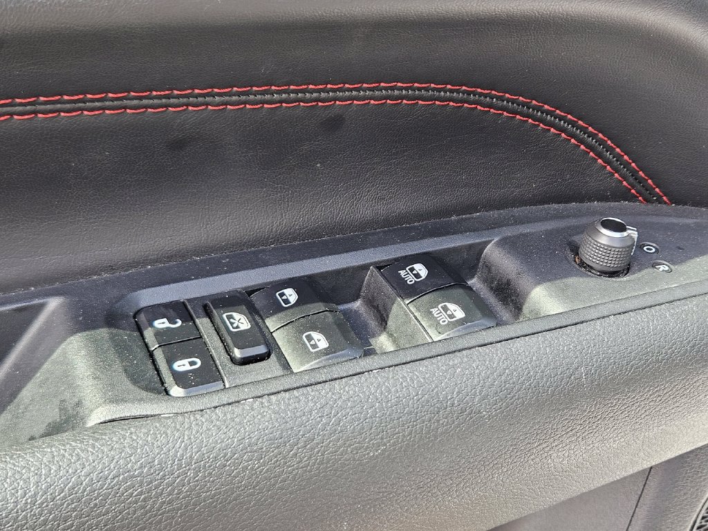 Used 2025 Jeep Compass Trailhawk AWD/4WD image 23