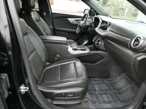 Used 2019 Chevrolet Blazer LT FWD image 27