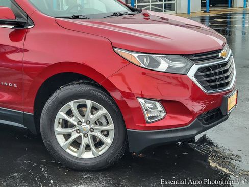 Used 2019 Chevrolet Equinox LT image 2