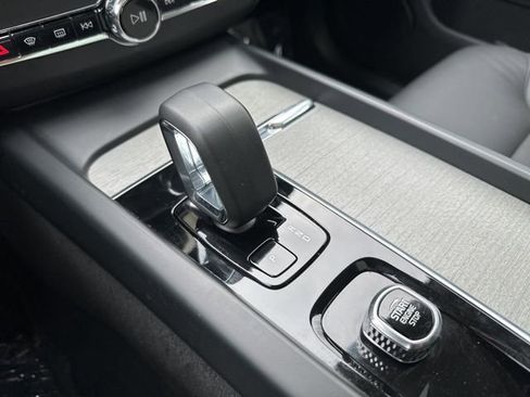 Certified 2025 Volvo XC60 B5 Plus image 20