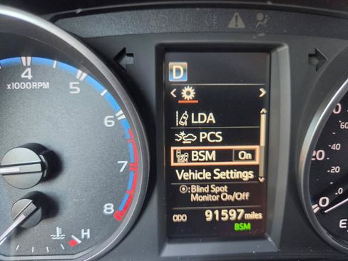 Used 2018 Toyota RAV4 XLE w/ Plus Extra Value Package FWD image 53