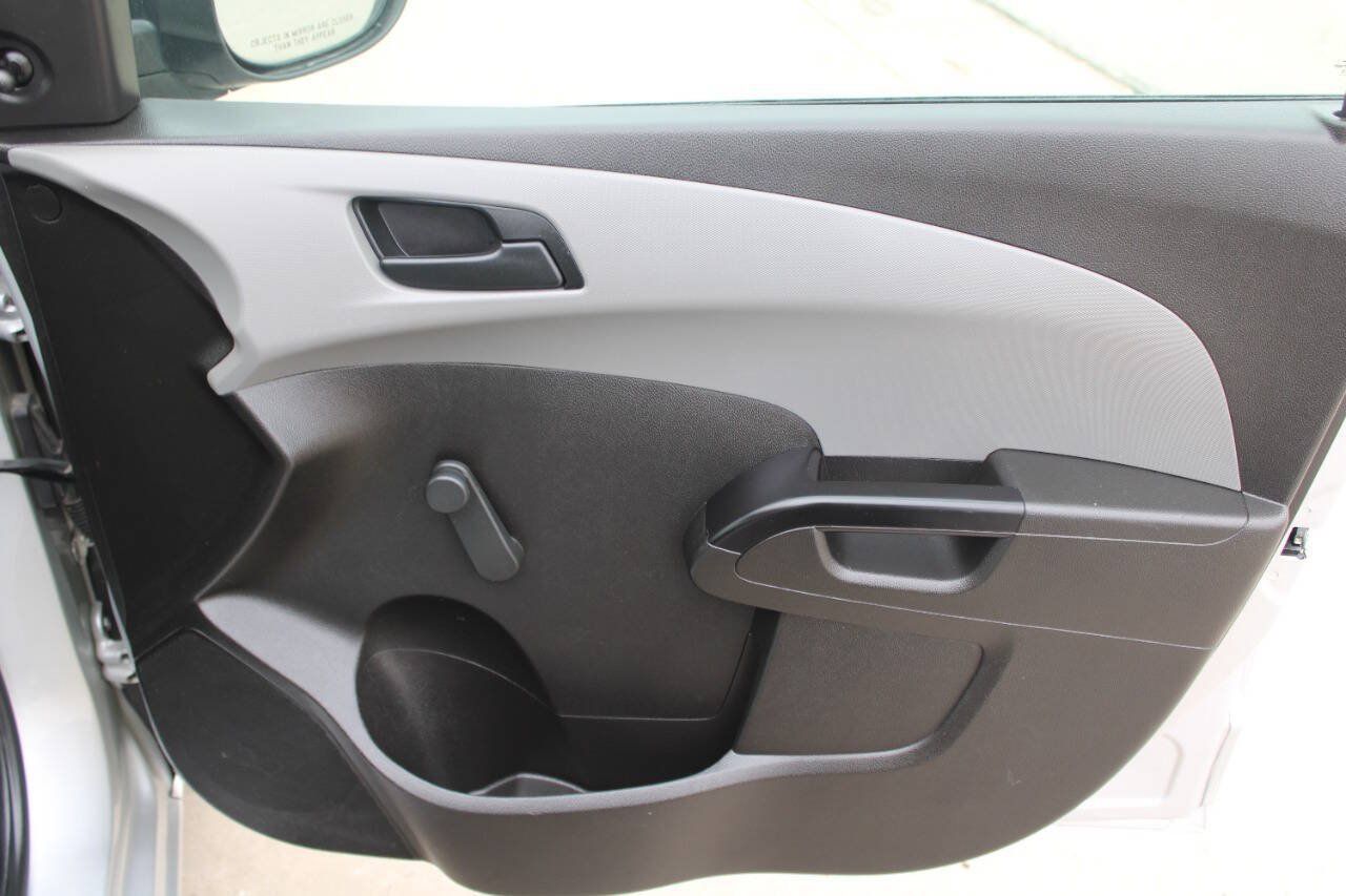 Used 2020 Chevrolet Sonic LT FWD image 12