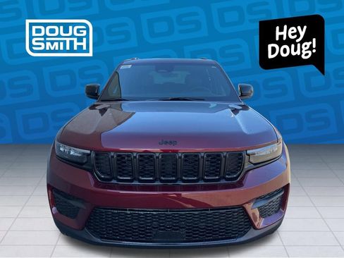 New 2025 Jeep Grand Cherokee Altitude image 8