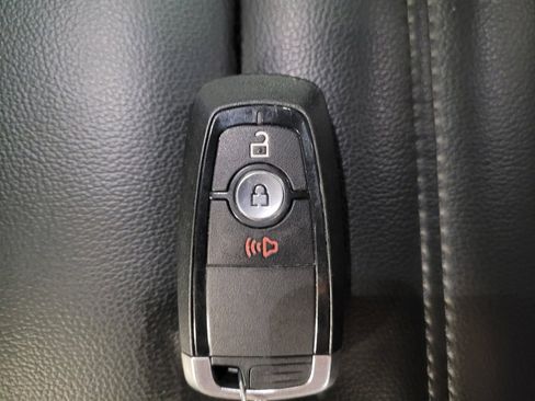 Used 2024 Ford Edge SEL image 32