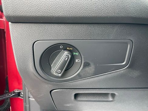 Used 2024 Volkswagen Tiguan SE R-Line image 10