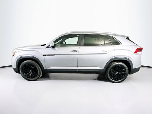 Used 2022 Volkswagen Atlas Cross Sport SE w/ Black Wheel Package image 4