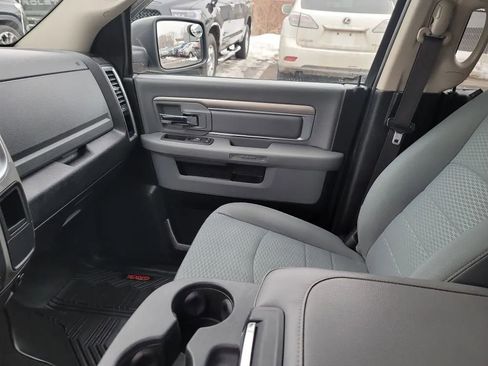 Used 2019 RAM 1500 Classic SLT image 16