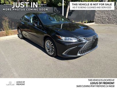 Certified 2022 Lexus ES 350 w/ Luxury Package