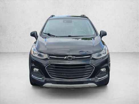 Used 2018 Chevrolet Trax Premier w/ Midnight Edition FWD image 2