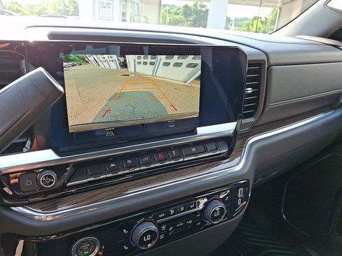 Certified 2023 Chevrolet Silverado 1500 LT AWD/4WD image 15