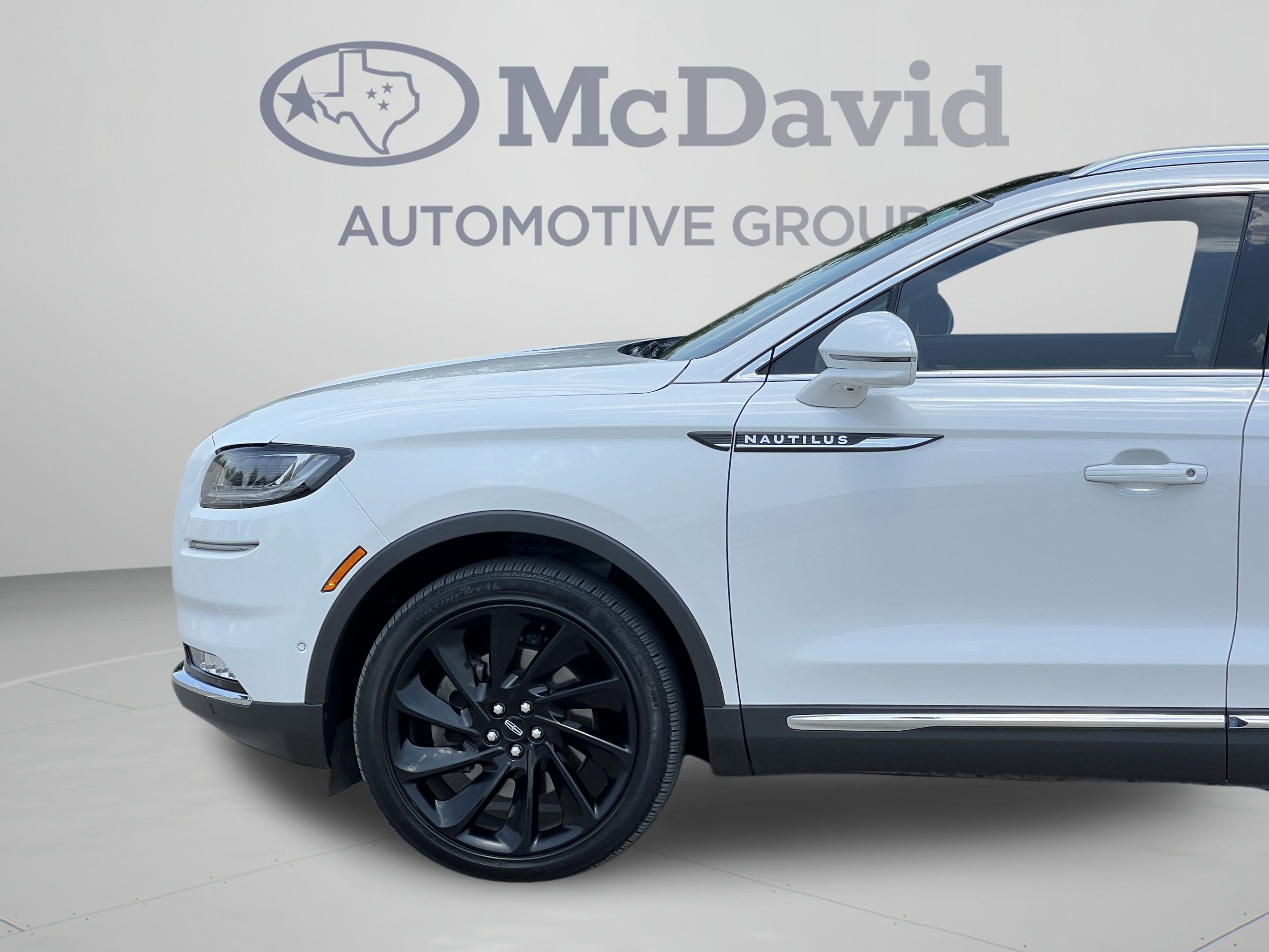 Used 2022 Lincoln Nautilus Reserve w/ Equipment Group 202A AWD/4WD image 29