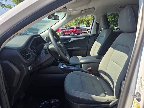 Used 2022 Ford Escape S FWD image 9