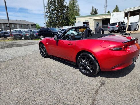 Used 2016 MAZDA MX-5 Miata Club RWD image 11