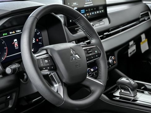 New 2025 Mitsubishi Outlander SE AWD/4WD image 16