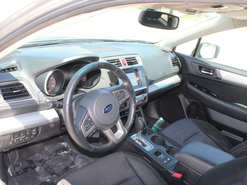 Used 2016 Subaru Outback 2.5i Premium AWD/4WD image 9