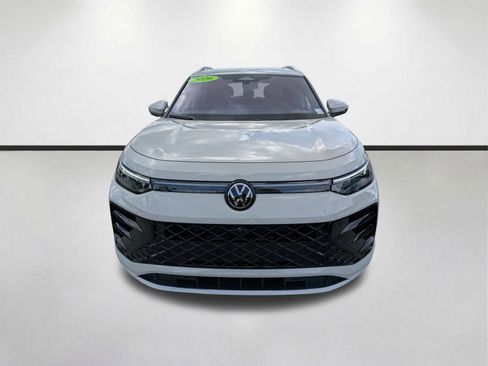 Used 2026 Volkswagen Tiguan SEL R-Line image 9