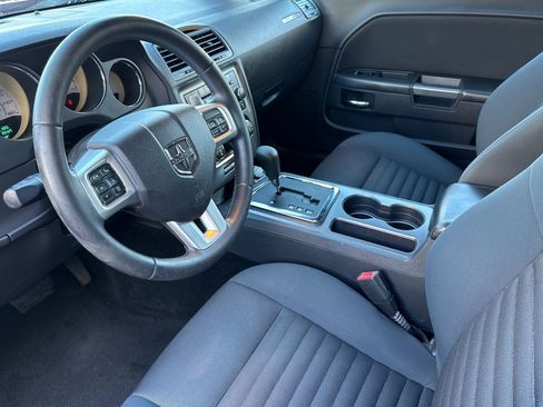 Used 2013 Dodge Challenger R/T image 4