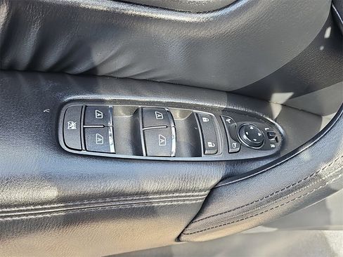 Used 2024 Nissan Armada SL image 28