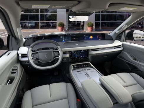 New 2026 Lincoln Navigator Reserve AWD/4WD image 9
