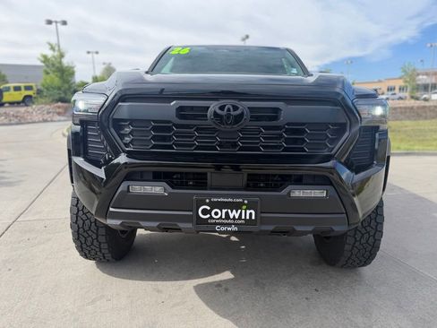 Used 2026 Toyota Tacoma TRD Off-Road AWD/4WD image 2