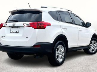 Used 2015 Toyota RAV4 LE video 2