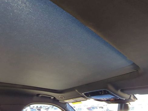 Used 2022 Land Rover Range Rover Velar R-Dynamic S image 20