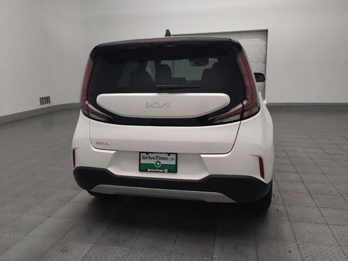 Used 2025 Kia Soul LX image 7