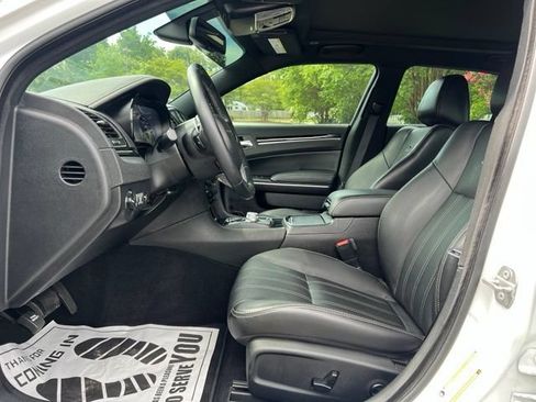 Used 2019 Chrysler 300 S w/ S Model Appearance Package RWD image 12