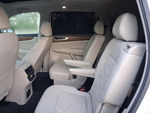 Used 2026 Volkswagen Atlas SE FWD image 6