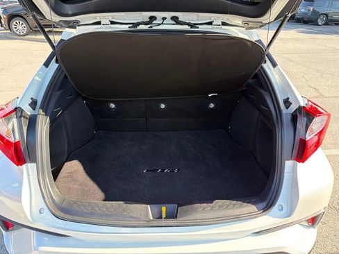 Used 2021 Toyota C-HR XLE FWD image 11