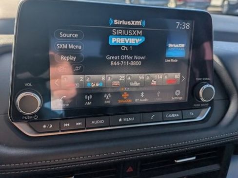 Used 2024 Nissan Rogue SV image 38