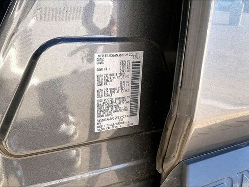 Used 2023 Nissan Pathfinder S image 32