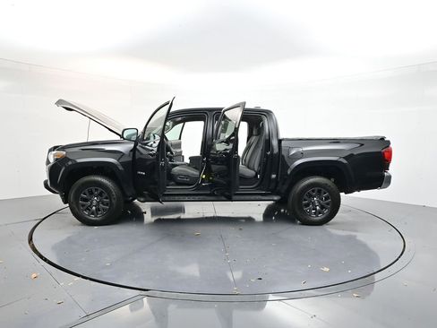 Used 2020 Toyota Tacoma SR5 image 36