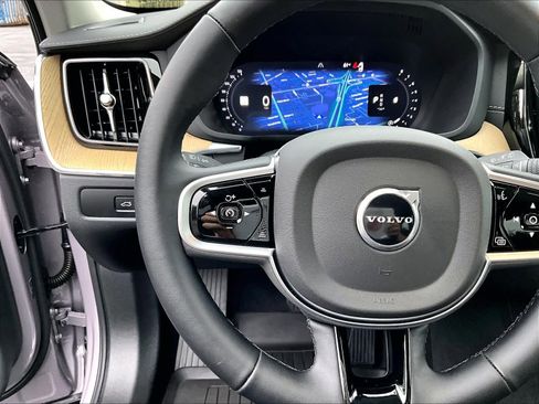 Used 2026 Volvo XC60 B5 Ultra w/ Climate Package image 20